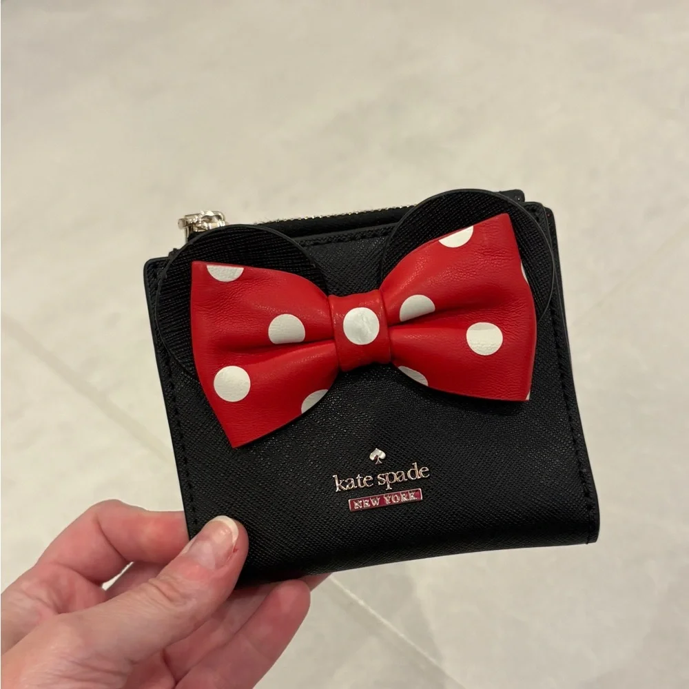 Kate Spade x Disney Minnie Mouse Adalyn Wallet Polka Dot Bow